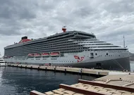 "Scarlet Lady" Bodrum’a demirledı: 2 bin 560 turist geldi