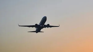 Yakıt Fiyatları İkiye Katlandı: Binlerce Uçuş İptal Ediliyor