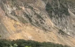 Al Menos Cuatro Muertos y 12 Desaparecidos Tras una Avalancha en Nepal