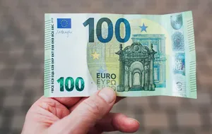 Bir ulusal para birimi daha tarihe karışıyor! Euro'ya geçiş için tarih belli oldu