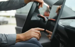 Çin'den otomobiller için yeni kural: Dokunmatik ekranlara kısıtlama geliyor