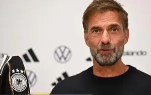 Fans Vor Klopps Einstand: "Er Sollte Bundeskanzler Werden"