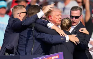 Muere el Hombre Que Resultó Herido de Bala Durante el Atentado Contra Trump en 2024