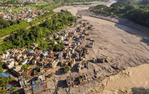Nepal'de büyük felaket: 1355 ölü, yaklaşık 5 bin kişi kayıp