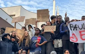 "On Demande le Bac, Ça Nous Ramène la BAC" : À Saint-Denis, la Colère des Lycéens