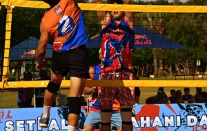 Red Bull Back Line Sokak Voleybolu Turnuvası'nın ilk ayağı Antalya'da yapıldı
