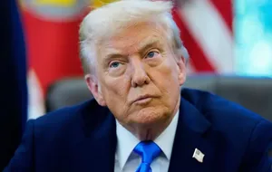 Trump dev savunma bütçesi için düğmeye bastı