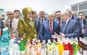 Yılda 2 Milyar Şişe Üretimle İnsani Yardımlara Kaynak