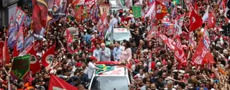Brazil’s Lula Says Only He Can Stop Rise of Fascism Under Bolsonaro’s Son