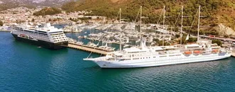 Marmaris'e iki kruvaziyer 930 yolcu getirdi