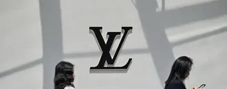 Ventes en Baisse, Image Écornée... Pourquoi LVMH N'Est Plus L'Alpha et L'Omega du Luxe en Chine