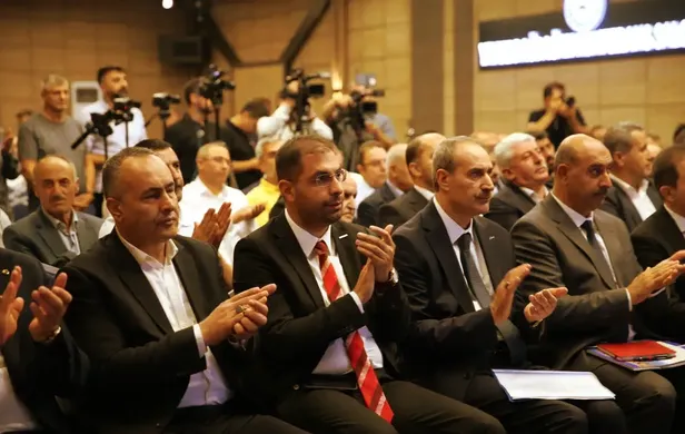 Bakan Işıkhan, Bitlis'te "Türkiye Yüzyılı'nda Çalışma Hayatı Buluşmaları" programında konuştu: Bakan Işıkhan, Bitlis'te "Türkiye Yüzyılı'nda Çalışma Hayatı Buluşmaları" programında konuştu: