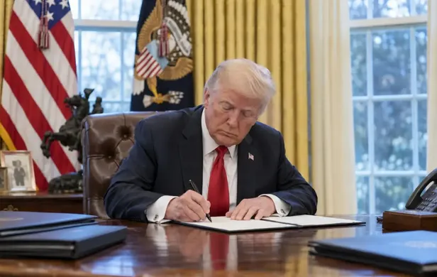Trump İmzaladı: Türkiye İçin Yüzde 100 Tarife Riskinde Kritik Takvim