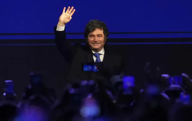 Visite de Javier Milei à Paris : "Il N’Y A Plus D'Argent en Argentine, Il Doit en Trouver Ailleurs"