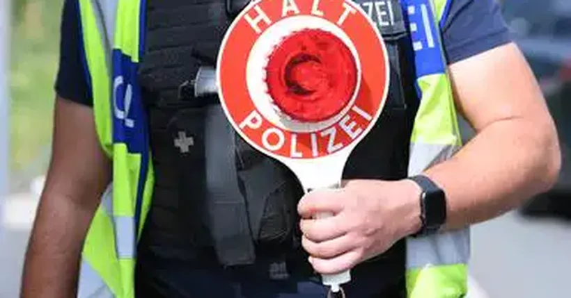 AB Jetzt Mehr Überwachung an Bahnhöfen und Flughäfen Möglich