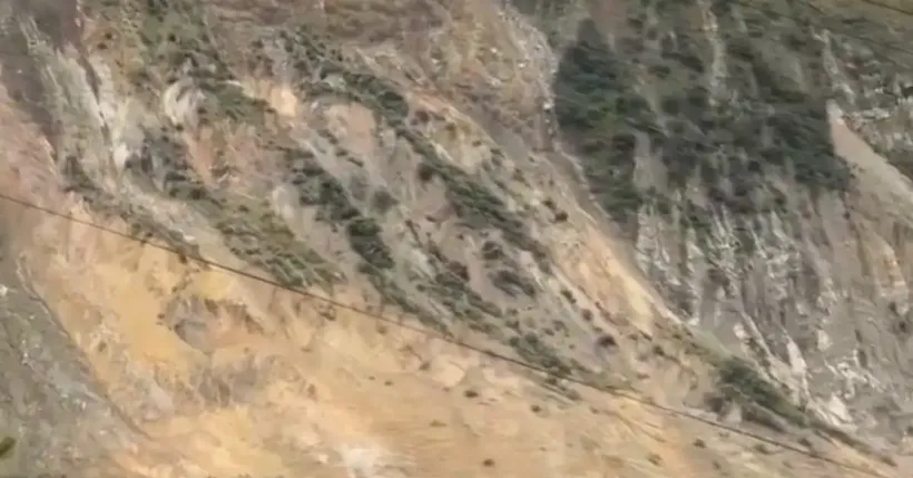Al Menos Cuatro Muertos y 12 Desaparecidos Tras una Avalancha en Nepal
