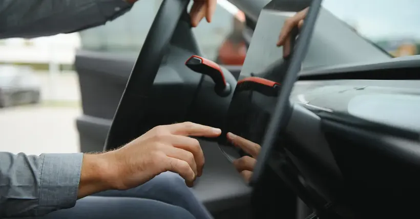Çin'den otomobiller için yeni kural: Dokunmatik ekranlara kısıtlama geliyor