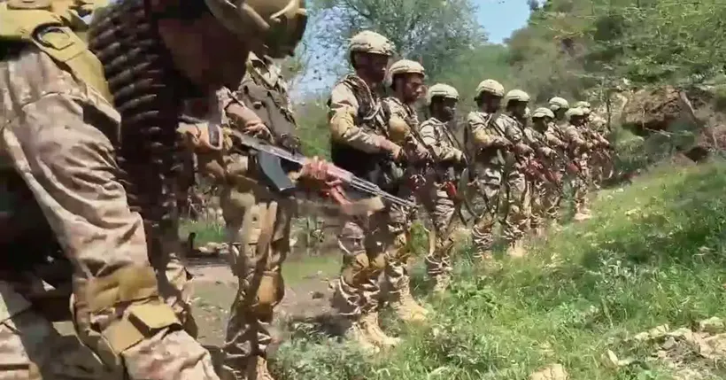 Le Yémen Affirme Avoir Mené des Centaines de Frappes Contre les Houthis