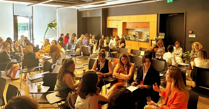 LEAD Network Türkiye ve YenidenBiz'den kadınlara yönelik kariyer dönüş programı LEAD Network Türkiye ve YenidenBiz'den kadınlara yönelik kariyer dönüş programı