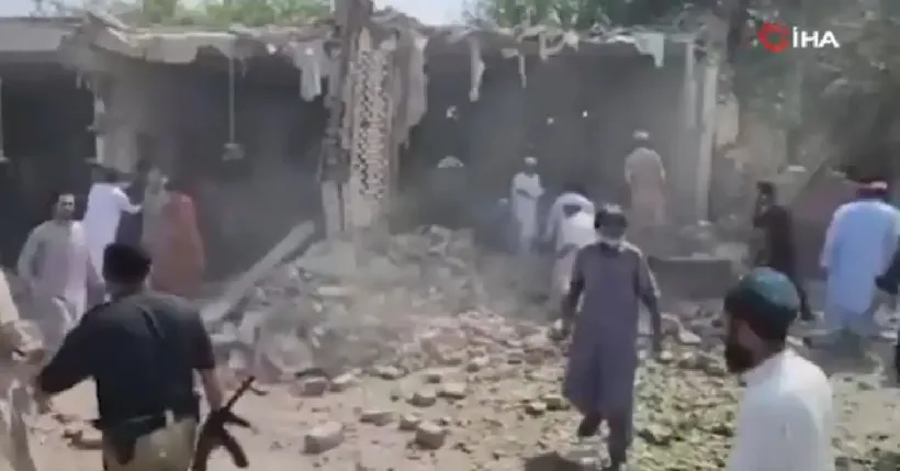 Pakistan'da Cuma Namazında Bombalı Saldırı: 15 Ölü, 50'Den Fazla Yaralı