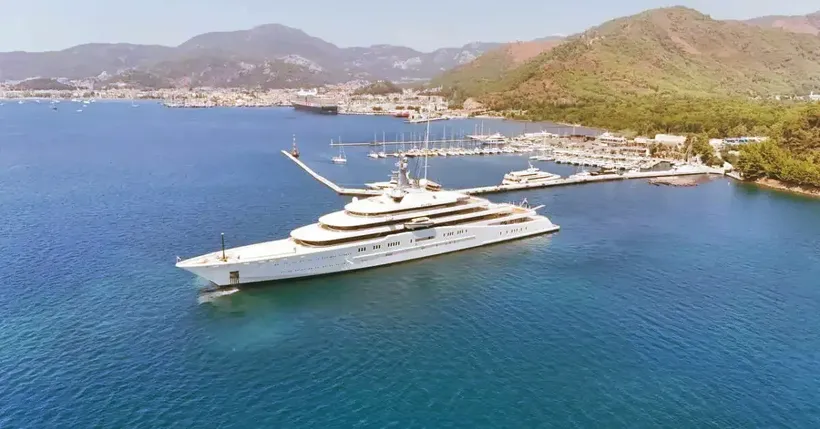 Rus milyarder Abramoviç'in yatı "Eclipse" Marmaris'ten demir aldı