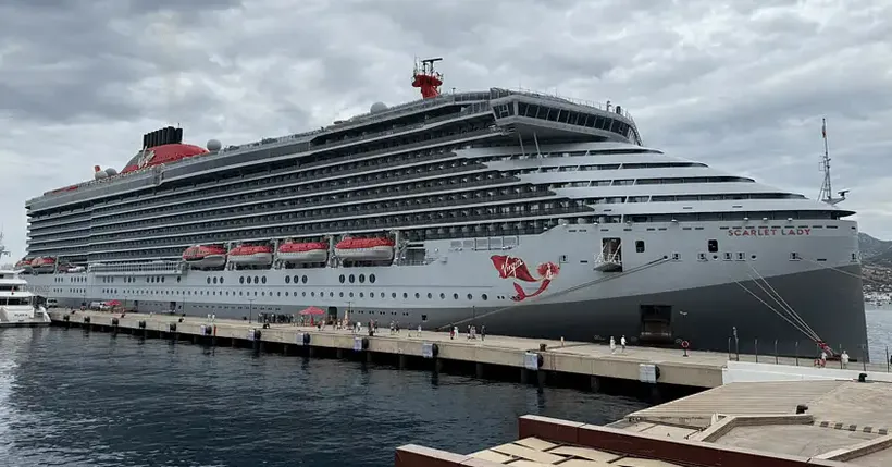 "Scarlet Lady" Bodrum’a demirledı: 2 bin 560 turist geldi