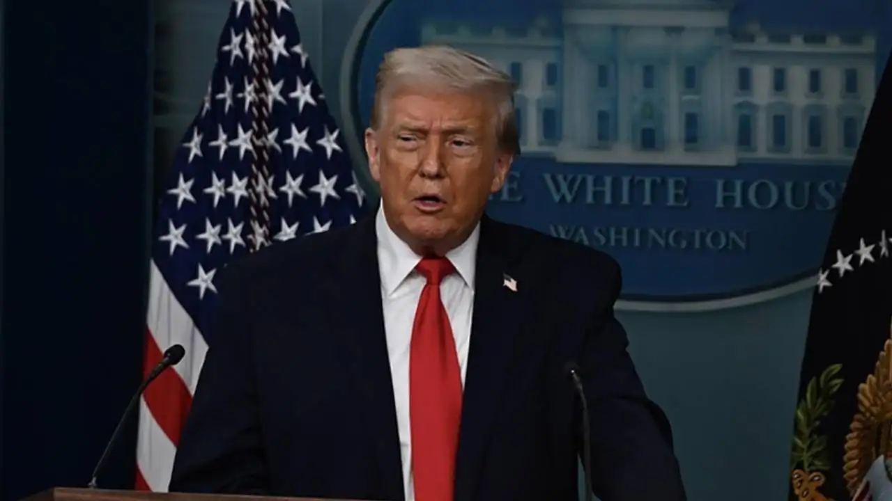 Trump, İran'a Ateş Püskürdü: Açın Şu Lanet Boğazı